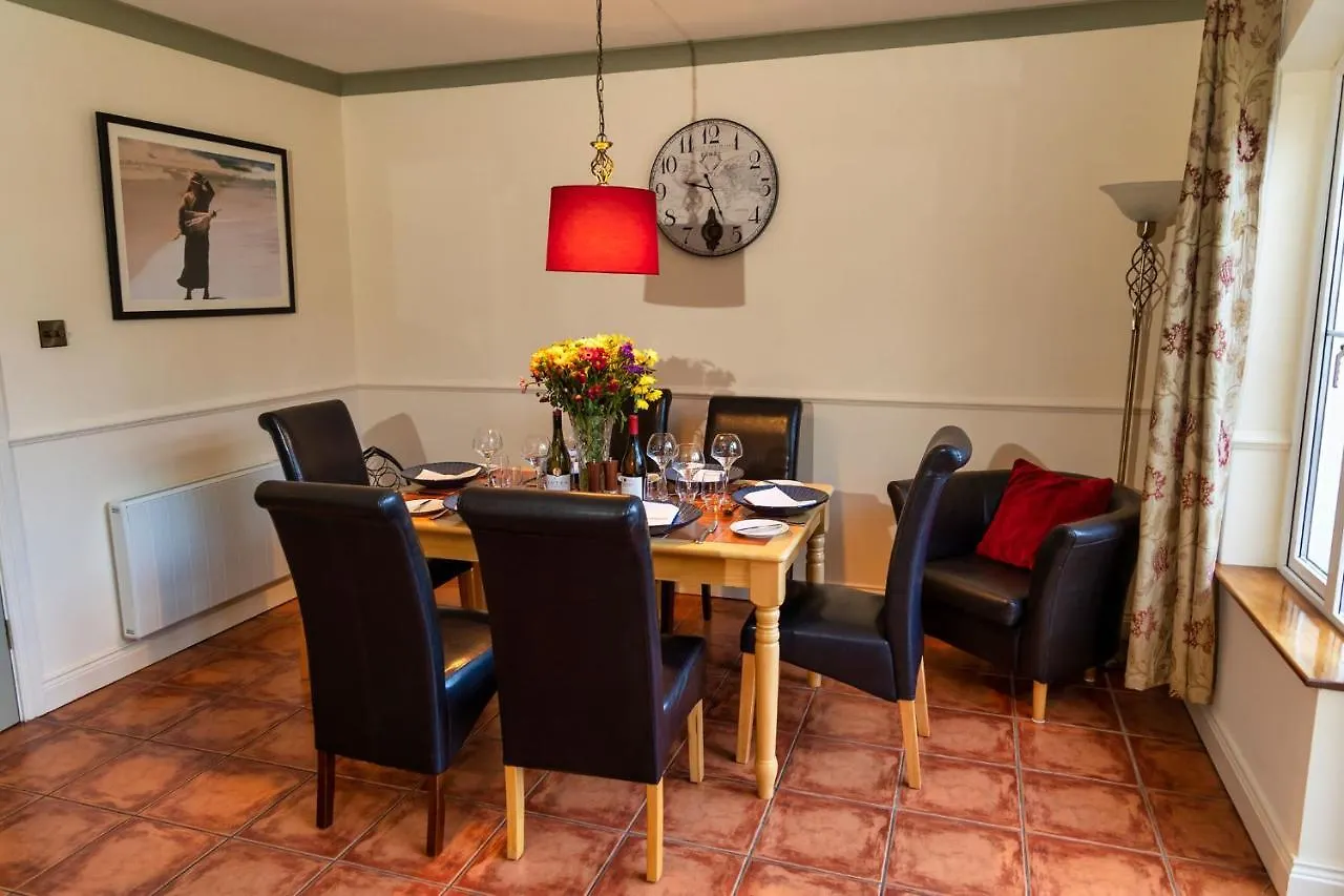 21 Killarney Holiday Village 0*,